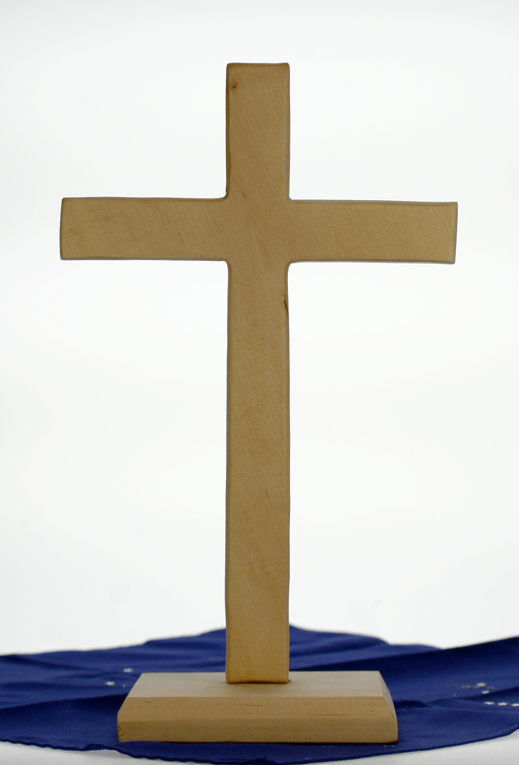 Holzkreuz groß - mit Sockel (Buche) - 466